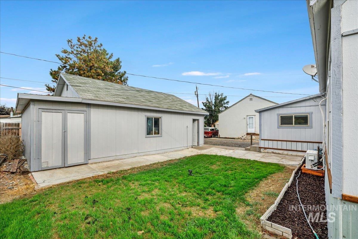 225 Oregon Street Gooding, ID 83330 - Photo 29 of 33
