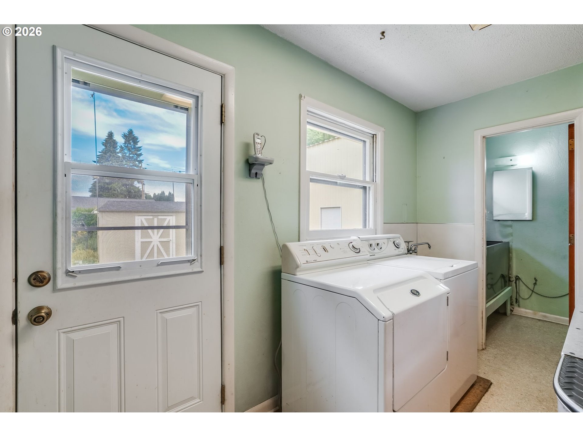 2537 B Street Hubbard, OR 97032 - Photo 21 of 43 Laundry