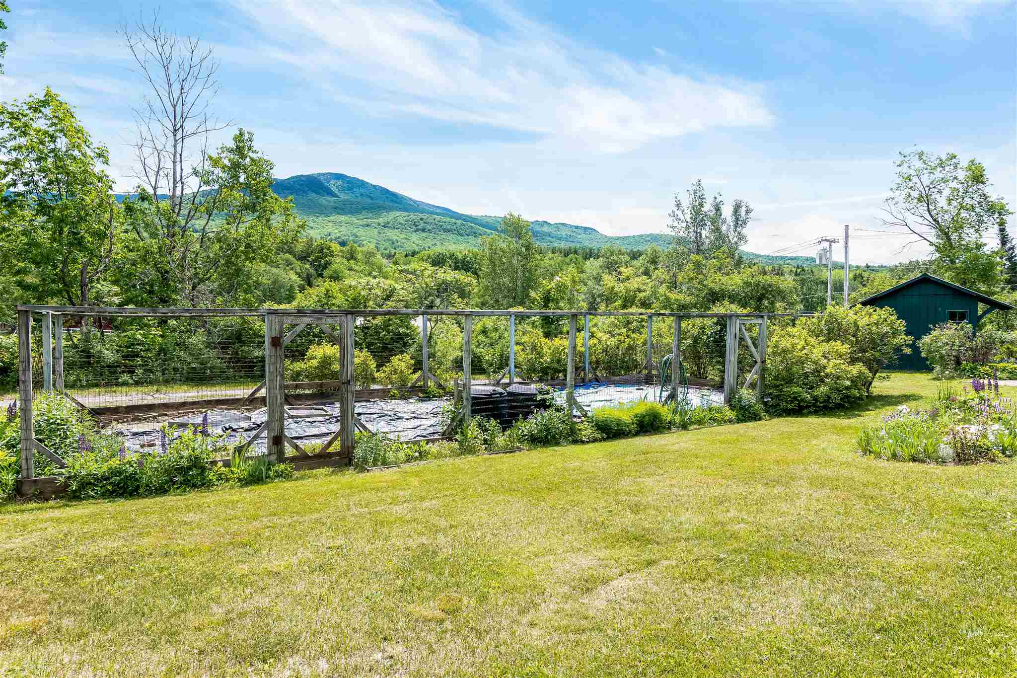 19 Upper Hollow Road Stowe, VT 05672 - Photo 3 of 36