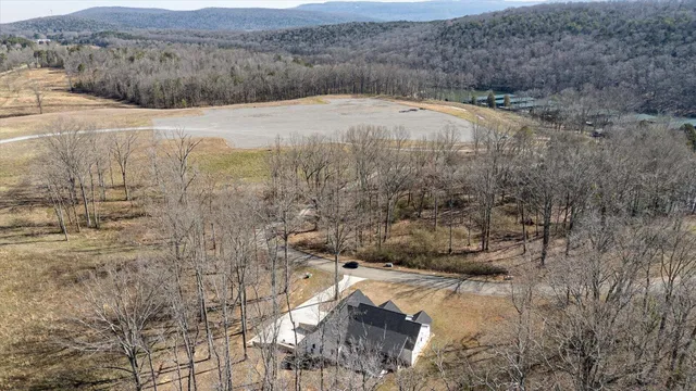 $1,099,000 | 835 Edgewater Way, Jasper, TN 37347
