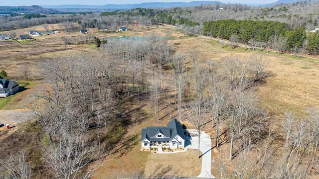 $1,099,000 | 835 Edgewater Way, Jasper, TN 37347