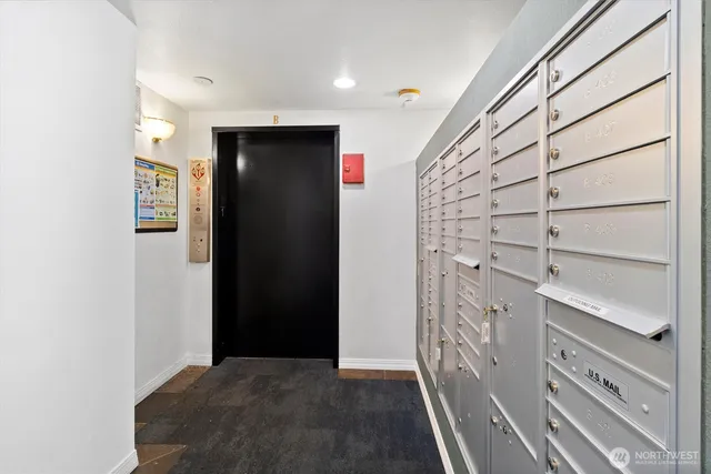 $274,950 | 300 10th Avenue, Unit B310, Seattle, WA 98122