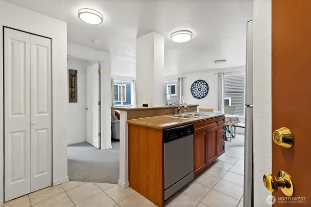 $274,950 | 300 10th Avenue, Unit B310, Seattle, WA 98122