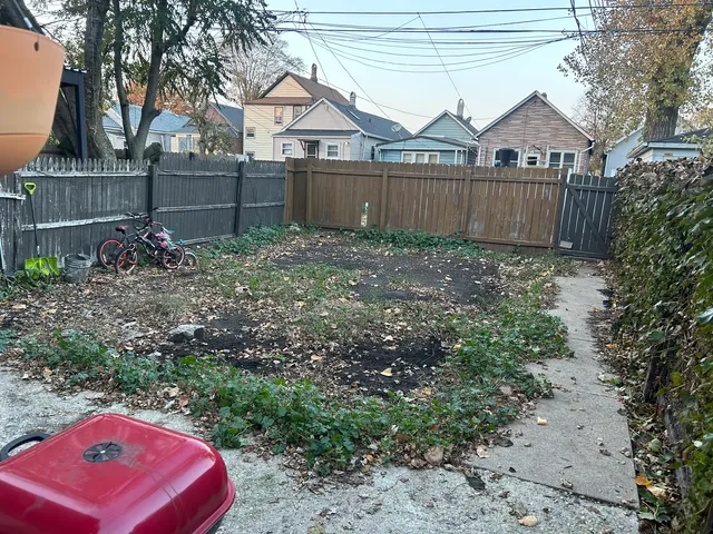 $1,500 | 520 West 44th Place, Unit 2FF, Chicago, IL 60609