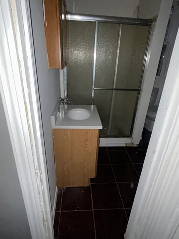 $1,500 | 520 West 44th Place, Unit 2FF, Chicago, IL 60609