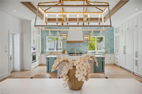 $17,999,000 | 187 10th Avenue South, Naples, FL 34102