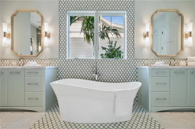 $17,999,000 | 187 10th Avenue South, Naples, FL 34102