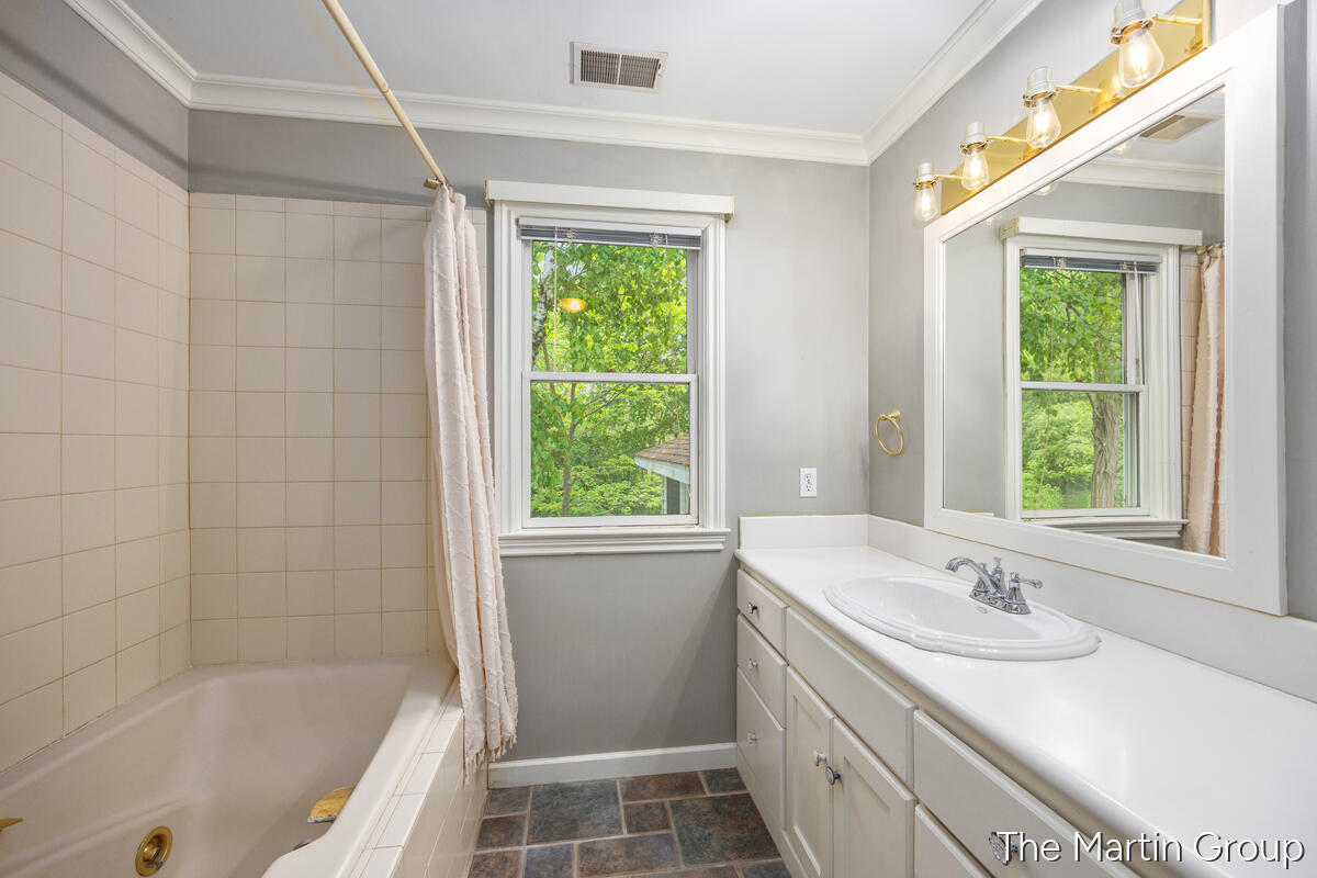 6610 Riga Avenue Northeast Rockford, MI 49341 - Photo 17 of 50 2nd floor bath
