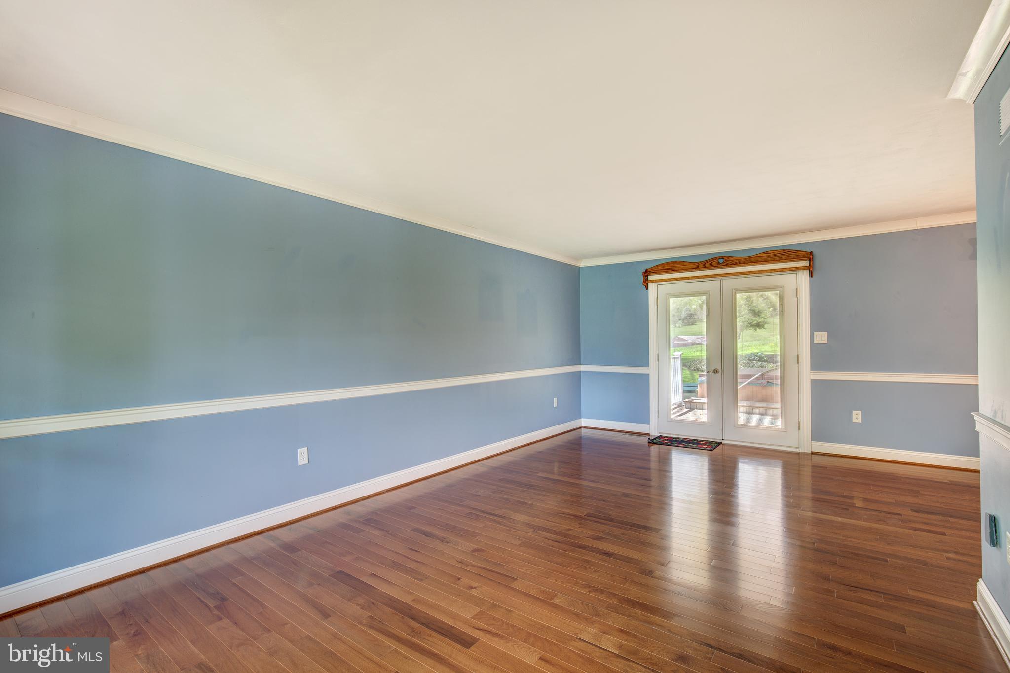 3111 Old Taneytown Road Westminster, MD 21158 - Photo 21 of 62 Living Room