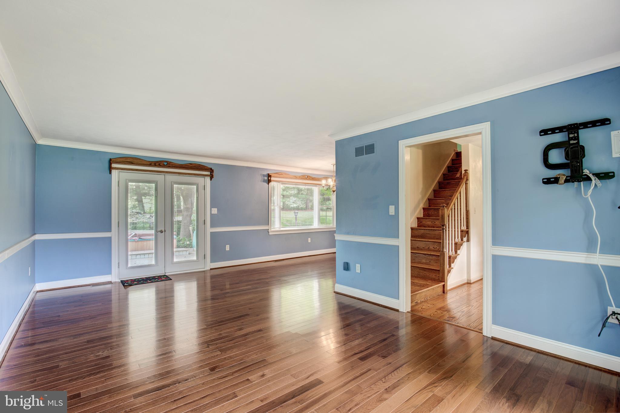 3111 Old Taneytown Road Westminster, MD 21158 - Photo 22 of 62 Living Room