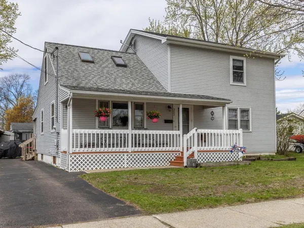 $529,500 | 2083 North Avenue, Burlington, VT 05408