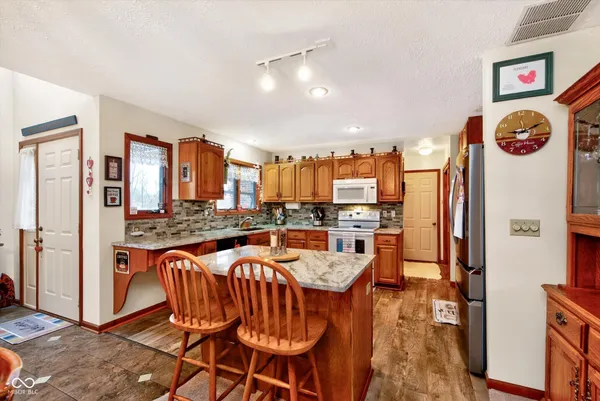 $259,900 | 1918 Summer Place, Anderson, IN 46012