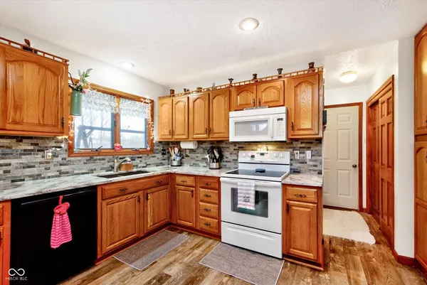 $259,900 | 1918 Summer Place, Anderson, IN 46012
