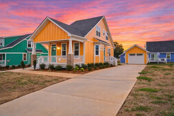 $327,900 | 101 North Shephard Street, Winchester, TN 37398