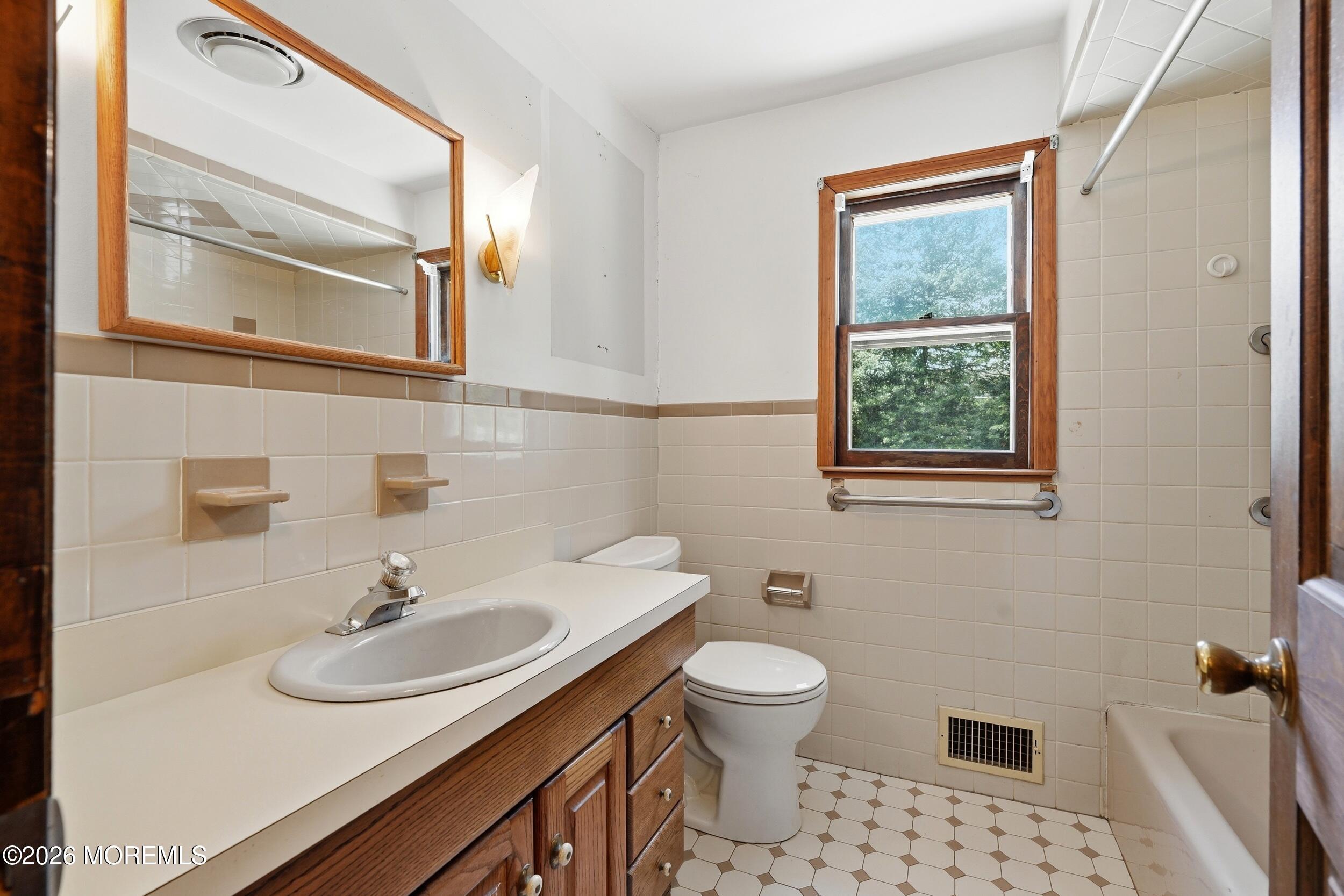 365 Stagecoach Road Millstone Township, NJ 08510 - Photo 23 of 39 47_dsc00877
