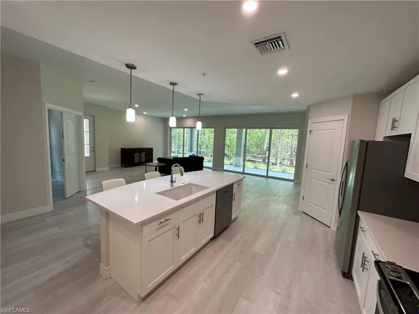 $3,600 | 214 Indies Drive East, Unit 101, Naples, FL 34114