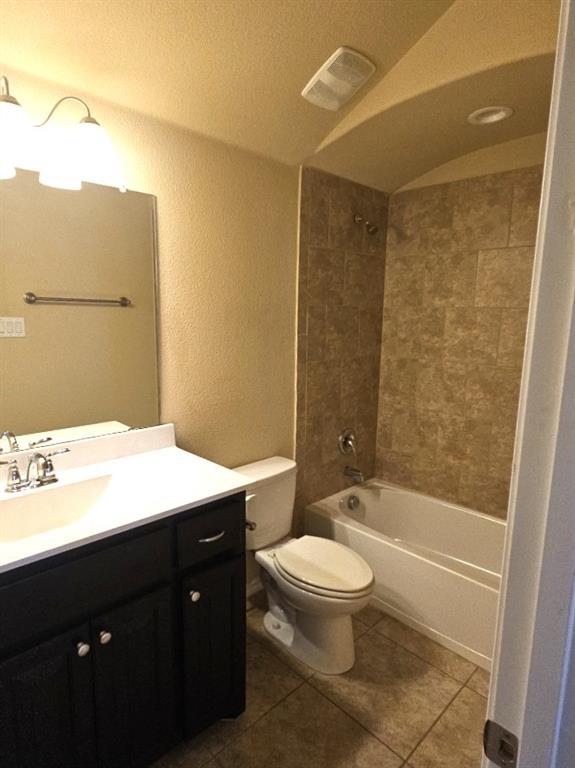 11504 Starlight Ranch Fort Worth, TX 76052 - Photo 23 of 25 Upstairs full bath