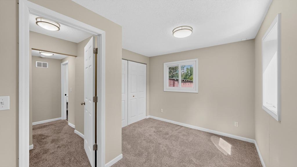 3225 Pinewood Road Southeast Rochester, MN 55904 - Photo 9 of 35 Gallery Image 9