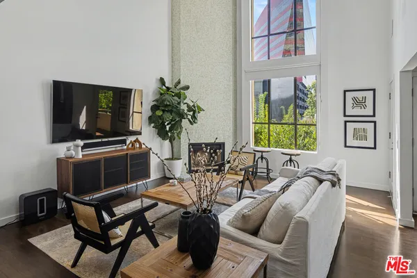 $8,450 | 720 Huntley Drive, Unit 202, West Hollywood, CA 90069