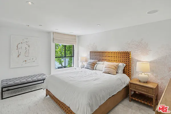$8,450 | 720 Huntley Drive, Unit 202, West Hollywood, CA 90069