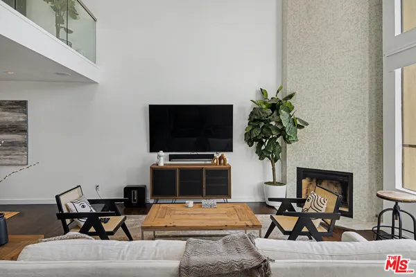 $8,450 | 720 Huntley Drive, Unit 202, West Hollywood, CA 90069