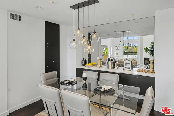 $8,450 | 720 Huntley Drive, Unit 202, West Hollywood, CA 90069