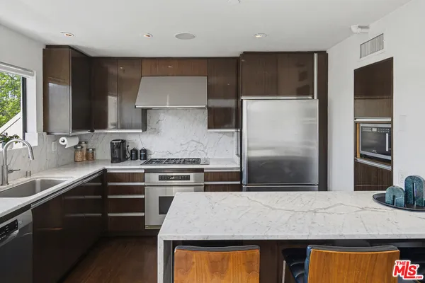 $8,450 | 720 Huntley Drive, Unit 202, West Hollywood, CA 90069