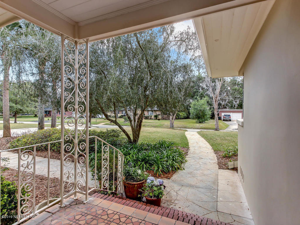 945 Mapleton Terrace Jacksonville, FL 32207 - Photo 41 of 45 a view of a yard with an outdoor seating