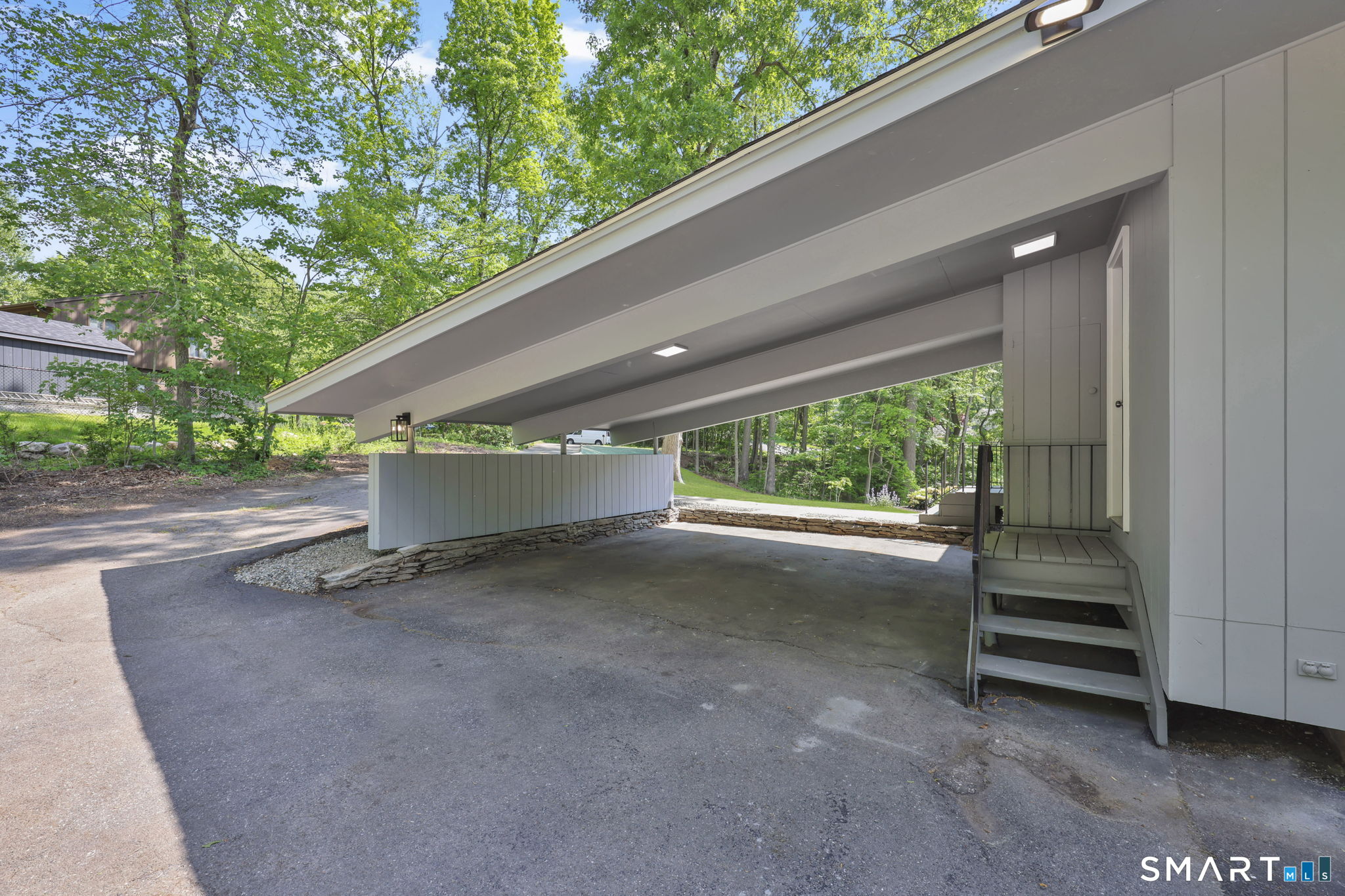 49 Millstone Road Glastonbury, CT 06033 - Photo 4 of 40