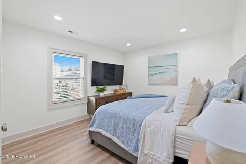 $1,500,000 | 305 Sumter Avenue, Carolina Beach, NC 28428