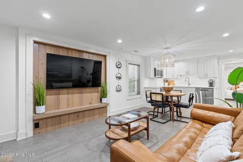 $1,500,000 | 305 Sumter Avenue, Carolina Beach, NC 28428