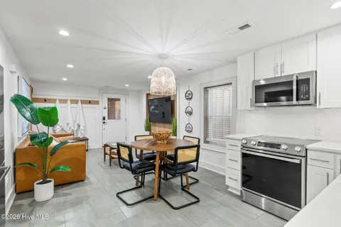 $1,500,000 | 305 Sumter Avenue, Carolina Beach, NC 28428