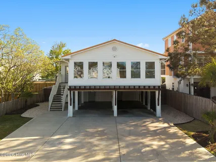 $1,500,000 | 305 Sumter Avenue, Carolina Beach, NC 28428