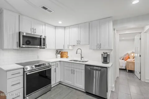 $1,500,000 | 305 Sumter Avenue, Carolina Beach, NC 28428