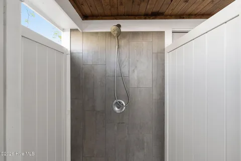 $1,500,000 | 305 Sumter Avenue, Carolina Beach, NC 28428