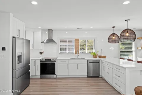 $1,500,000 | 305 Sumter Avenue, Carolina Beach, NC 28428