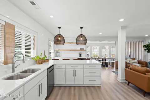 $1,500,000 | 305 Sumter Avenue, Carolina Beach, NC 28428