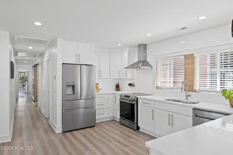 $1,500,000 | 305 Sumter Avenue, Carolina Beach, NC 28428