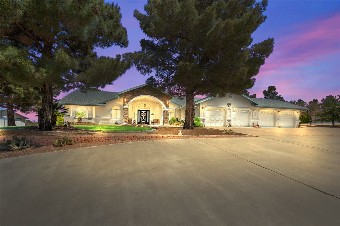 Welcome to 3516 Packsaddle Road in Kingman Arizona
