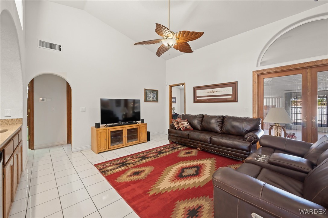 3516 Packsaddle Road Kingman, AZ 86401 - Photo 23 of 100 Family Room