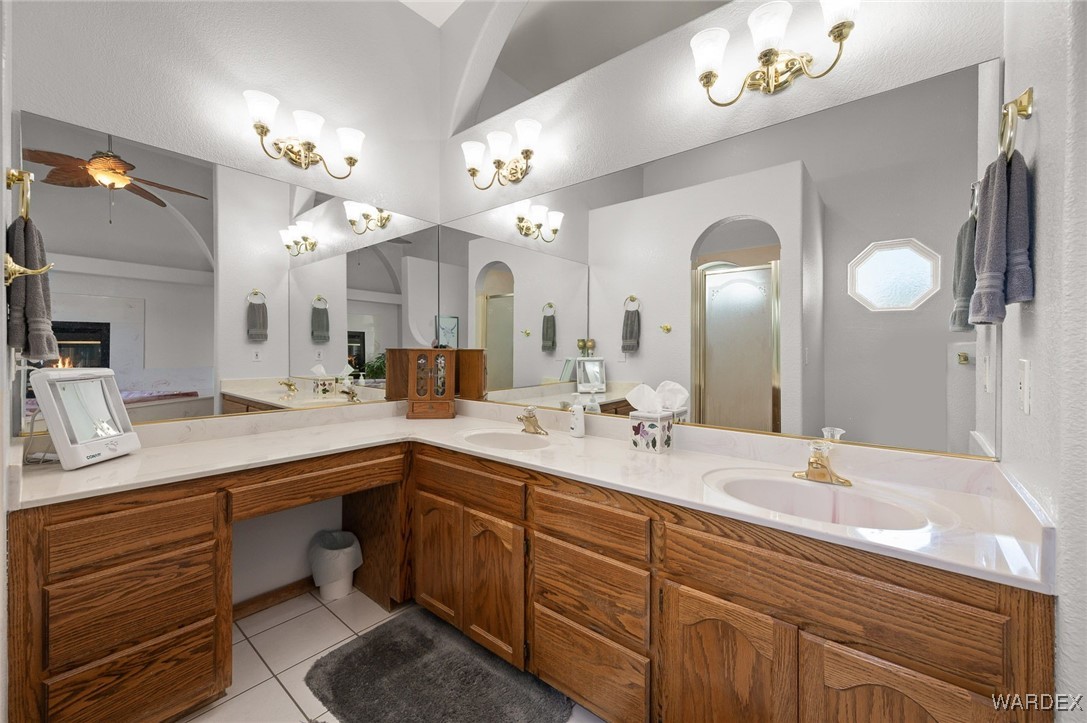 3516 Packsaddle Road Kingman, AZ 86401 - Photo 44 of 100 Master Bathroom