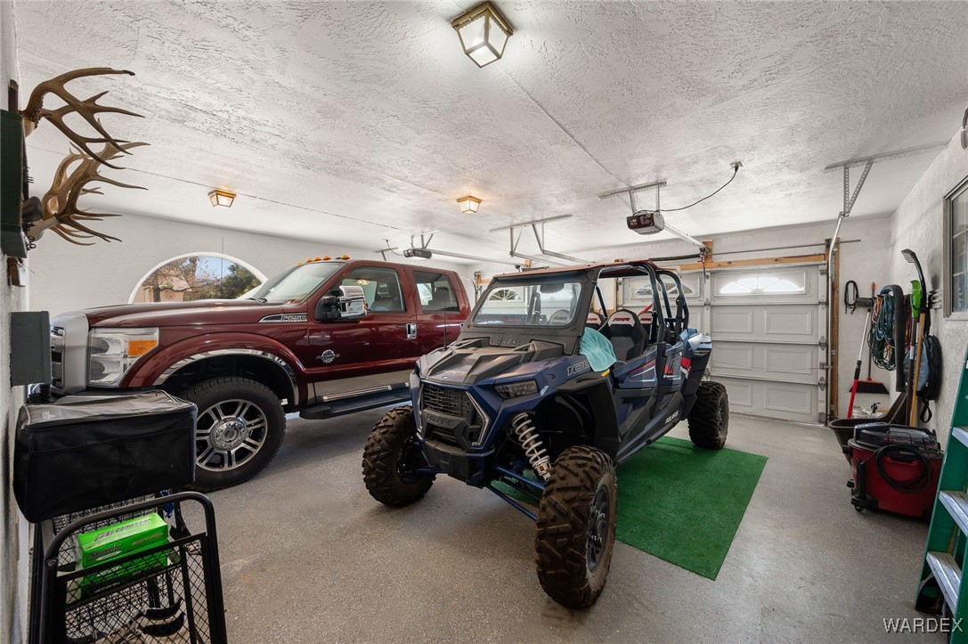 3516 Packsaddle Road Kingman, AZ 86401 - Photo 66 of 100 Garage
