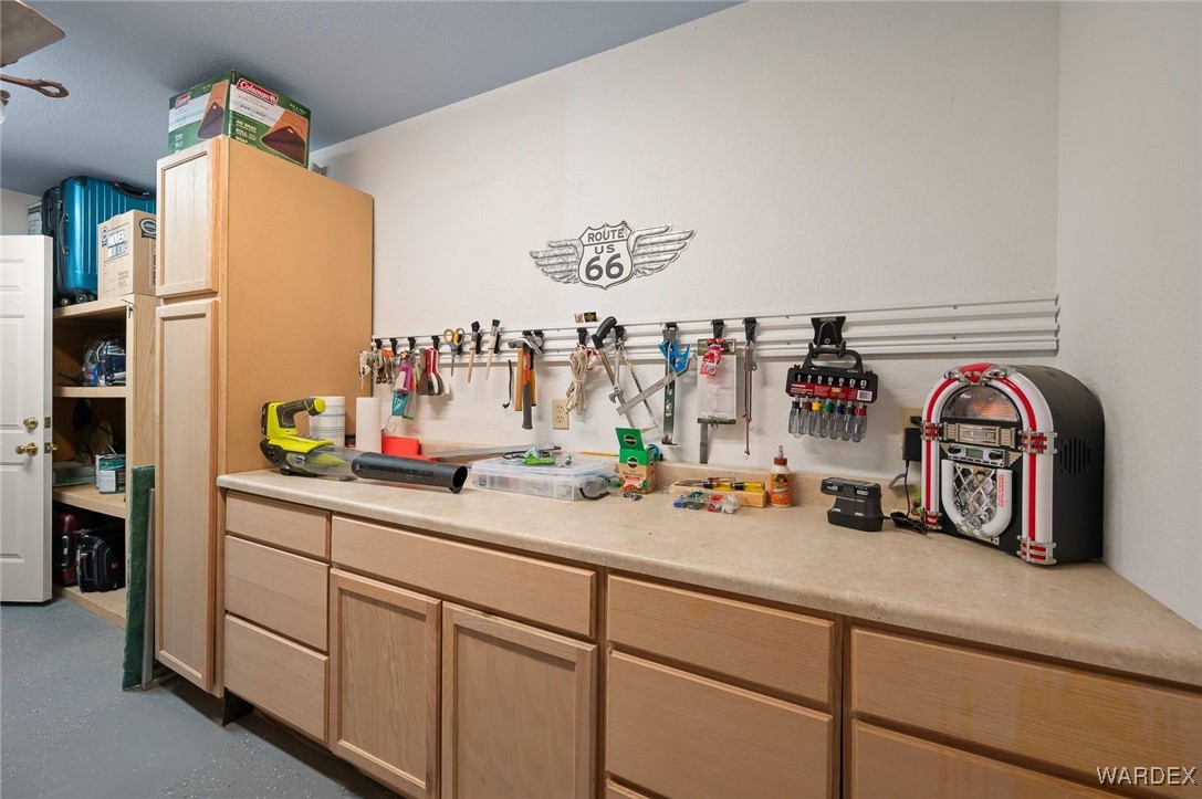 3516 Packsaddle Road Kingman, AZ 86401 - Photo 69 of 100 Workshop