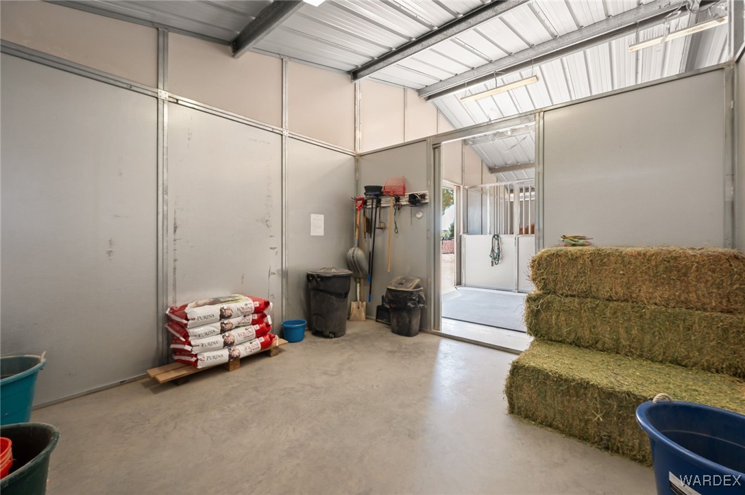 3516 Packsaddle Road Kingman, AZ 86401 - Photo 95 of 100 Barn