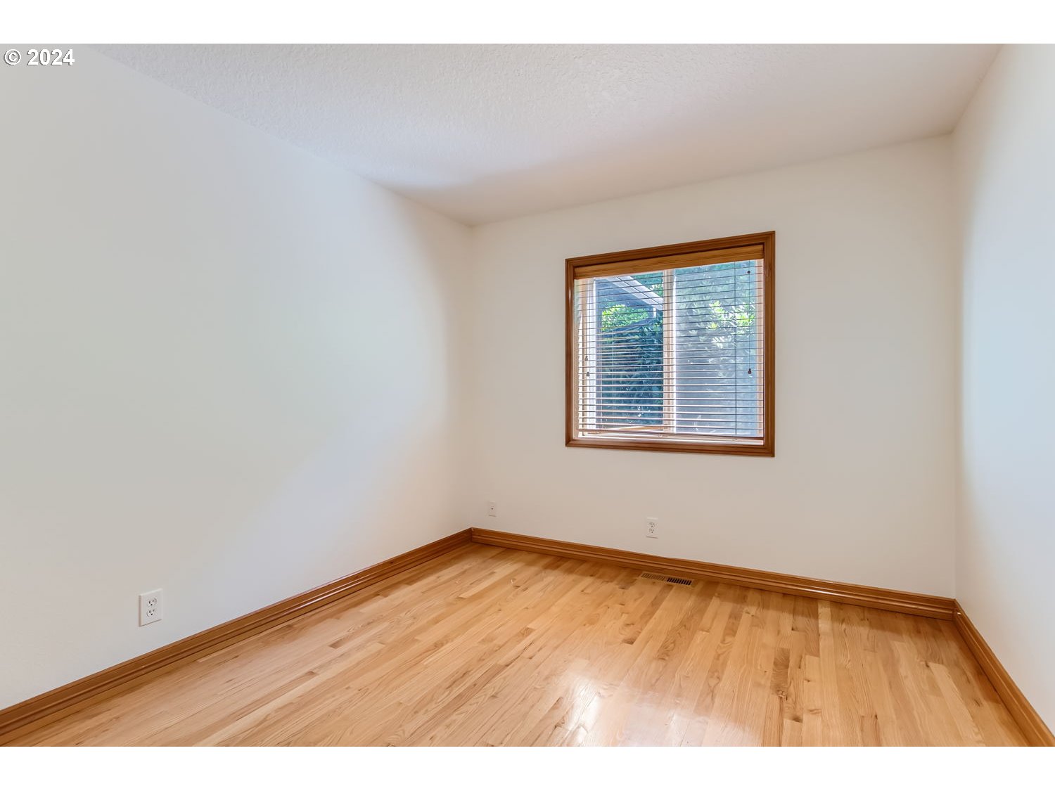 10329 Southwest Porter Street Portland, OR 97225 - Photo 14 of 27 Gallery Image 14