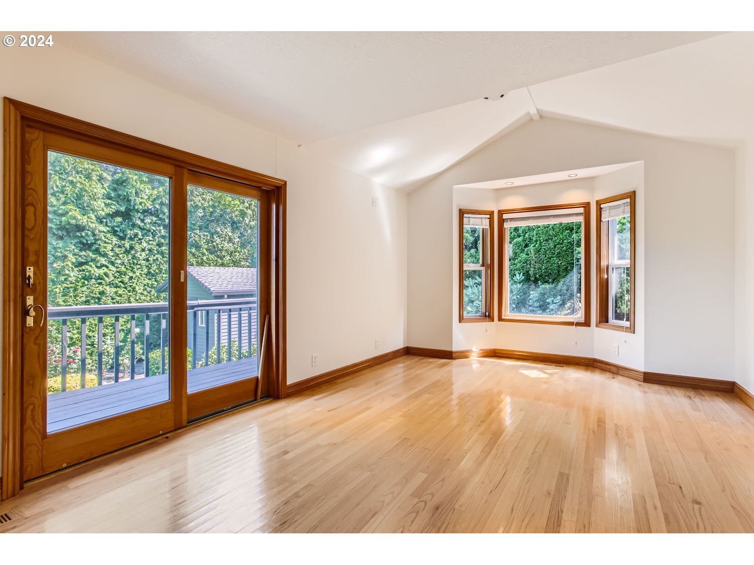 10329 Southwest Porter Street Portland, OR 97225 - Photo 10 of 27 Gallery Image 10