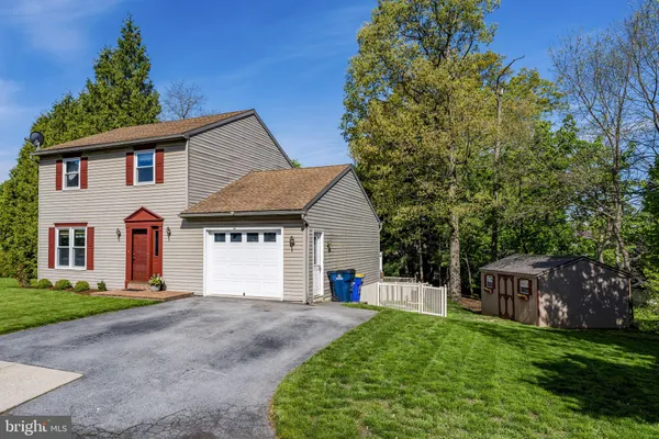 $175,000 | 107 Lynwood Drive, Terre Hill, PA 17581