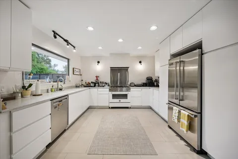 $815,000 | 6230 Waltway Drive, Houston, TX 77008