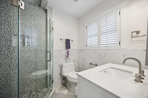$815,000 | 6230 Waltway Drive, Houston, TX 77008
