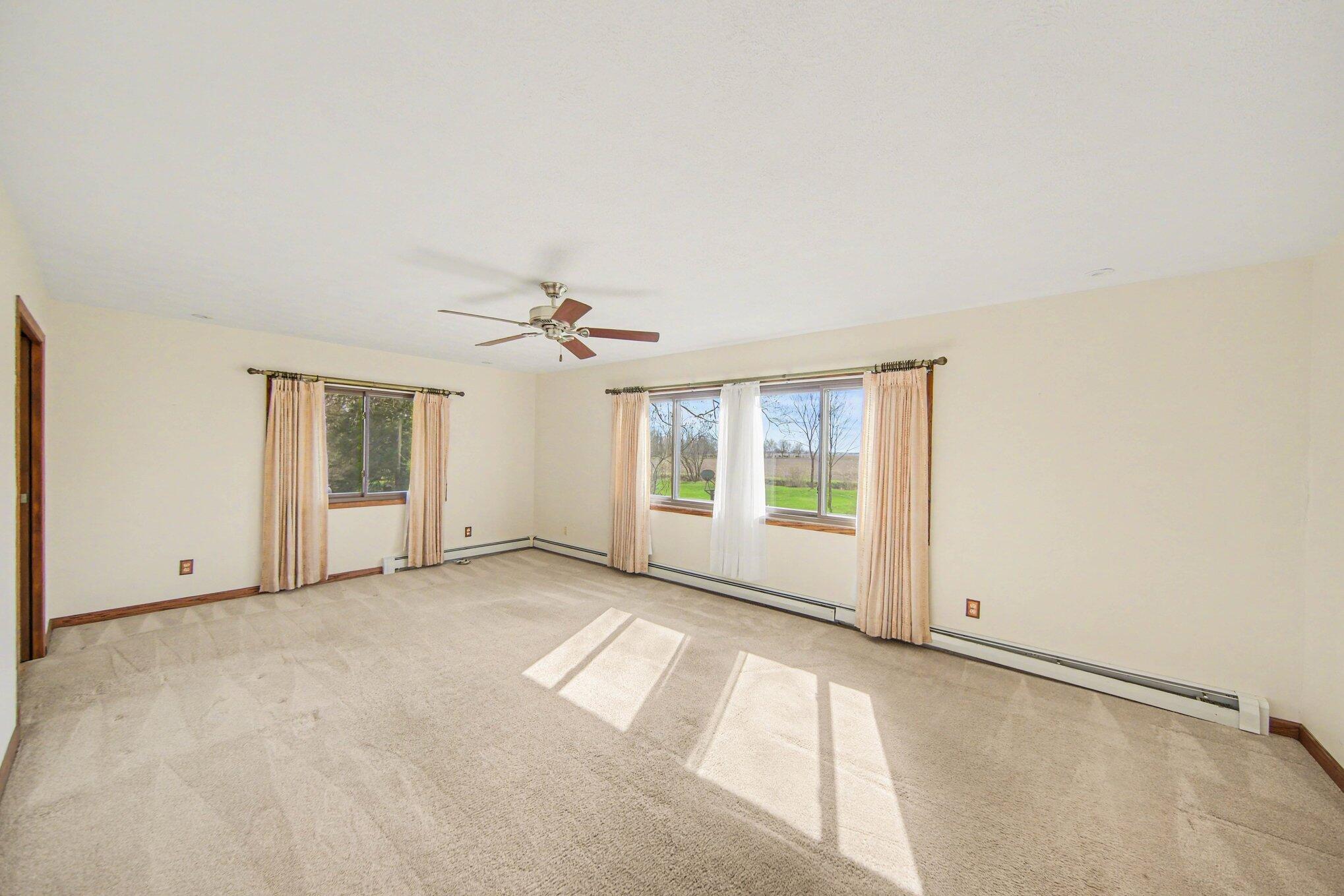 9011 Hiser Road Milan, MI 48160 - Photo 4 of 42 004_file_8974